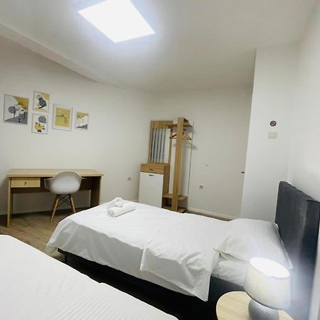 Hotel Pristinanest Zewnętrze zdjęcie