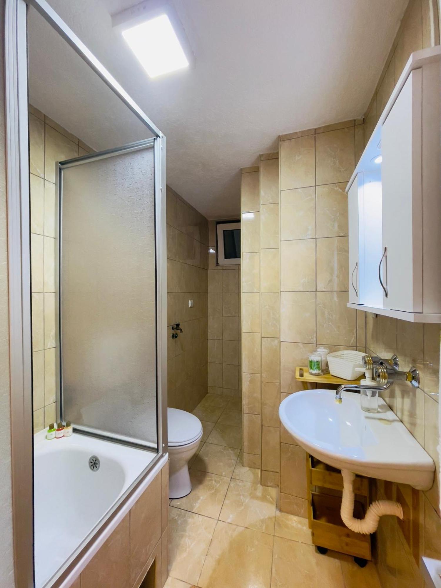 Hotel Pristinanest Zewnętrze zdjęcie